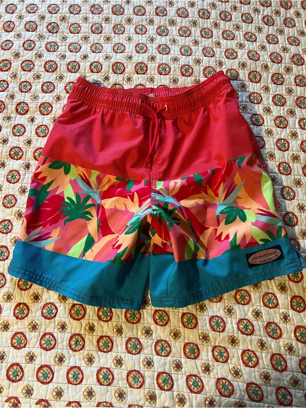 EUC Vineyard Vines Tropical Swim Trunks Boy’s size small / 8/10
